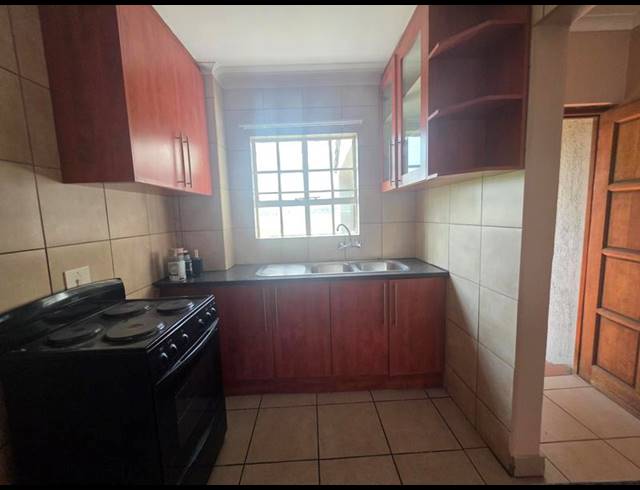 2 BEDROOM APARTMENT FOR SALE IN PARKDENE